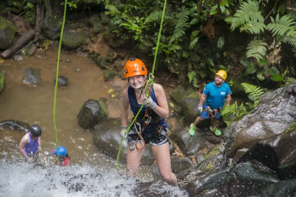 canyoning-canopy-tours-Costa-Rica-explornatura-travel-agency-excursion-costa-rica