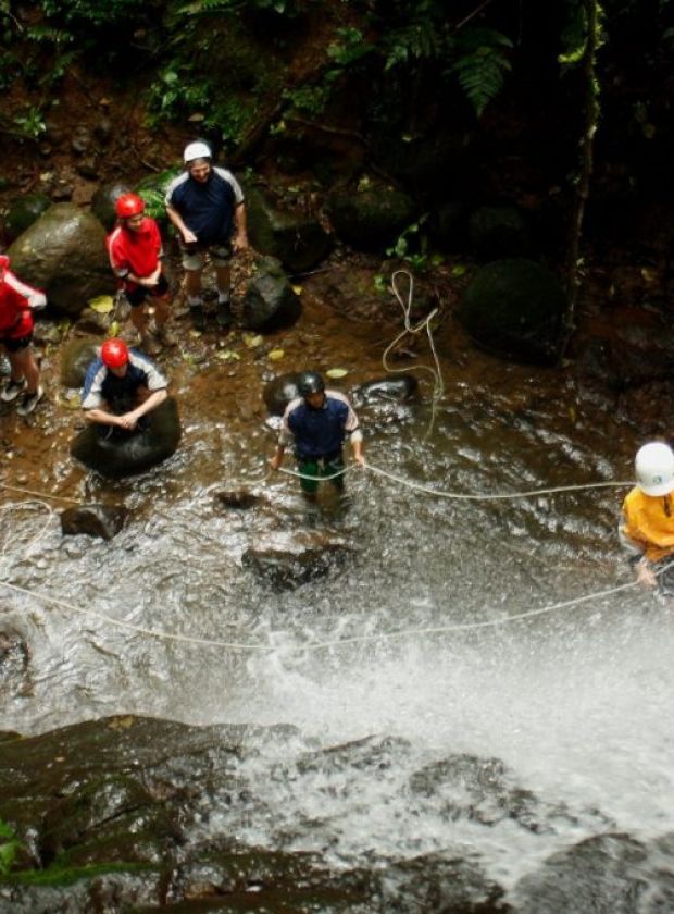 canyoning-canopy-tours-Costa-Rica-explornatura-travel-agency-excursion-costa-rica