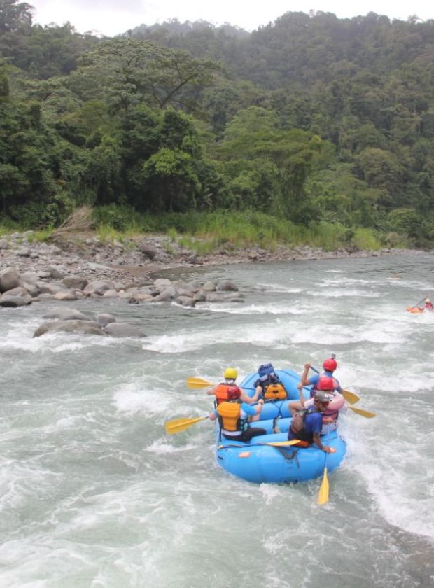 rafting-pacuare-river-tour-costa-rica-explornatura-travel-agency-excursion-costa-rica